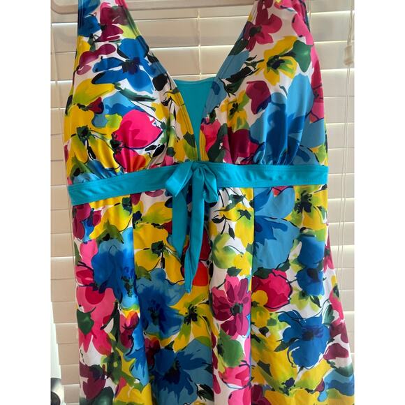 ECupper One Piece Floral Swimdress W/ Attached Boyshorts Multicolor Size 3XL - Picture 4 of 10